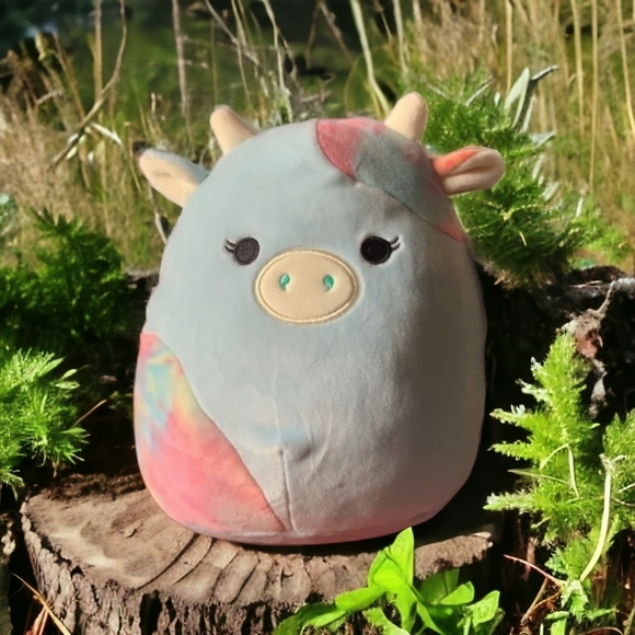Caedia the Blue & Tie-Dyed Cow 8" Squishmallow - Picture 2 of 7